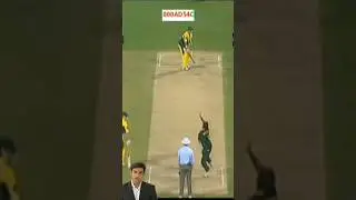 Wasim Akram Vs Matthew Hayden: Intelligent Bowling