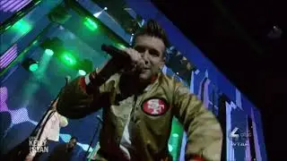 Max Frost sings 