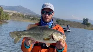 This River is FULL OF GIANT BASS, bass fishing Albert Falls Dam during Winter.