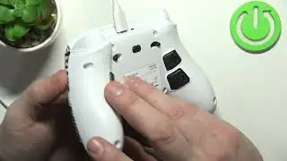 Does the PowerA OPS v1 Have a Touchpad?