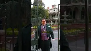 Josh Gad has been dying to be a guest at #HauntedMansion...🏚️🎃 #Disneyland #DisneyParks