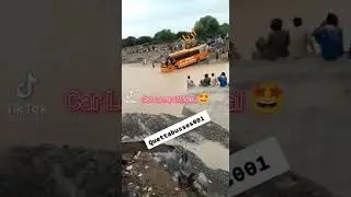 Quetta flood 😓😰😮😮#accidentnews #quetta #quettaflood #bus @carloverofficial2123
