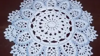 Вязаная крючком салфетка Мэгги на левую руку