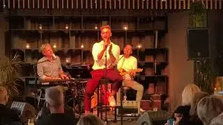 Gavin’s Song Danjil Tuhumena guitar & leadsinger, Nick Bult Piano & Charly Luske Singer.