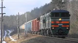 2ТЭ10УК-0227 с коротким поездом / 2TE10UK-0227 with a short freight train