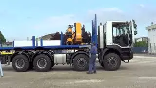 Iveco Trakker 4 assi   Impianto scarrabile con gru Effer scarrabile