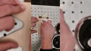 Tecnica veloce per scurire le incisioni laser.