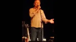 Ernie Lynn Performing 