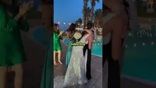 The Secret Behind the Bride&rsquo;s Bouquet Toss