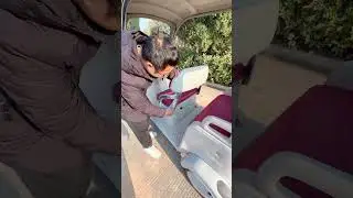BUBUXIAN Electric Tricycle: Airport luggage, easy transport.