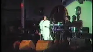 Actuacion de La Isabel Pantoja en 1982 en El Capricho.eventos