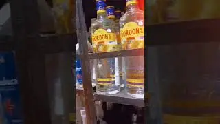 🥳ethana variety ahh | saraku | bottle max✨️😜 #tasmac #saraku #wineshop #bangalore #viski #wine