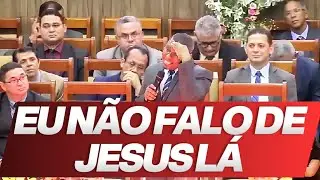 EU NÃO FALO DE JESUS LÁ, SENÃO SOU EXPULSO | Pr. Osiel Gomes