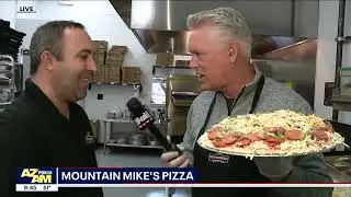 Кори Макклоски из Fox 10 в пиццерии Mountain Mike's Pizza в городе Меса, штат Аризона.
