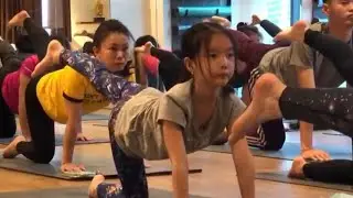 Yoga with Little Vietnamese cute girl / Jai Yoga / Master Ajay