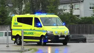 ST.SMESTAD (AMBULANSE 1535) OSLO UNIVERSITETSSYKEHUS i utrykning rettungswagen auf Einsatzfahrt
