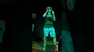 C.r.o en vivo (Ella es una g)
