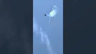 F-22 flare demo from the boat
