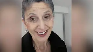 Luigina - seule en sc&egrave;ne dr&ocirc;le et &eacute;mouvant