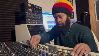 Positive Mentality - King Alpha Ft. Junior Dread & Le&oacute;n Demaria
