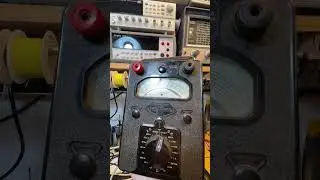 AVO METER HEAVY DUTY - Near Mint