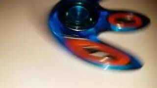 WARPING BLUE SPARKLE FIDGET SPINNER