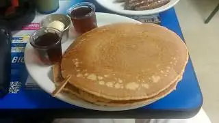 World Famous Flo's Airport Caf&eacute; Pancake review with dad and a Guest.. Enjoy