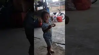 addek neha lagi makan es krim#minivlog #semuaorang