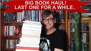Большая подборка книг, в том числе и любимых книг от книжных блогеров.