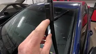 Замена щеток стеклоочистителя на VW Golf R 2019 года.