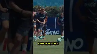 Pray for Serie A goalkeepers 🥵 @officialsscnapoli #kdb #football #kevindebruyne #napoli