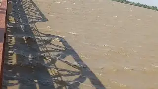 BREAKING NEWS High Flood at Kotri  Bridge Barrage Hyderabad Indus River Sindh 2022