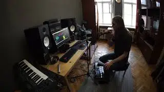 Recording ambient arrangements for upcoming ADLIGA release. Line 6 Helix 2.8 firmware. Variax Guitar