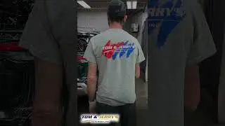 Park Ridge, IL Auto Glass Replacement (773) 775-6767 Tom & Jerry&rsquo;s Auto Body