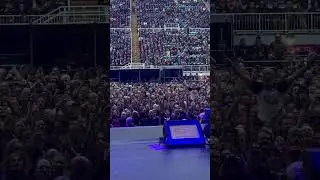 Judas Priest: War Pigs Intro - crowd singing tribute to Ozzy Osbourne