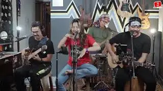 DANCE MONKEY COVER DELISA HERLINA