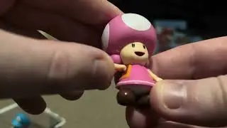 Super Mario - Ice Luigi (running) Baby Daisy and Toadette 2.5 inch figures unboxing