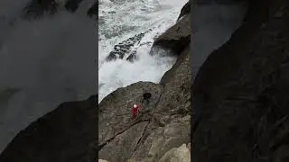Insane dangerous sea climbing. We nearly fell! Crazy waves #waves#clips#climbing