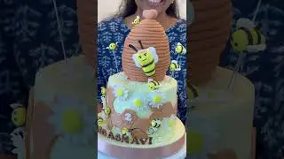 #BeeThemeCake #BirthdayCakeGoal #birthday #BeeParty #CakeDecor #CuteCakeIdeas #BuzzBuzz #CustomCakes