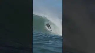 Steven Sawyer masterfully reads a #jbay wall. #surflife #surf #surfing #surfculture 🎥 Ian thurtell