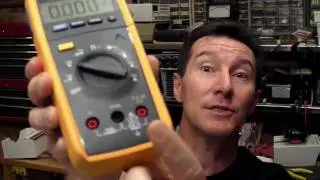 EEVblog #43 - Fluke 233 Multimeter Review