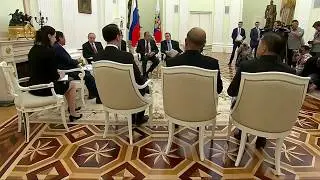 Duterte meets Putin. 