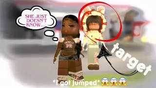 НАЦЕЛЯЕМСЯ на людей с НАИВЫСШИМ количеством убийств злодеев! (Roblox)