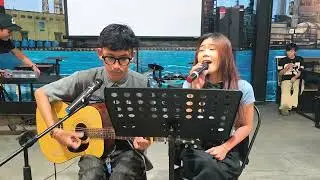 Akustikan di district 29 coffee 2