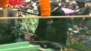 PM Modi warmly Welcomes President Barack Obama & Michelle Obama