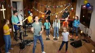 Familienlobpreis – Christliche Kinderlieder zum Mitsingen