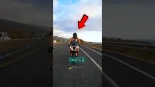 Ela transformou uma simples moto em um show de manobras! 🏍️🔥