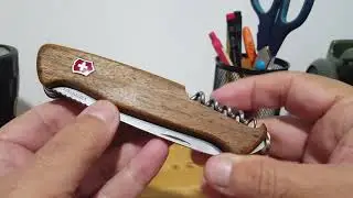 63. Victorinox Ranger Wood 55