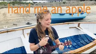 hand me an apple (live) - hepzi