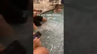 These guys were unfortunately too busy 😂
